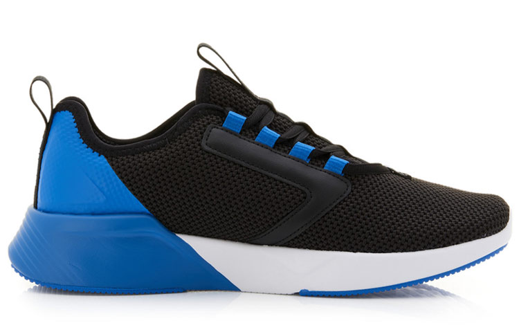 Order Puma Retaliate 'Hitam Biru Putih' 376149-03
