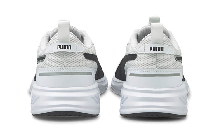 Shop Puma Scorch Runner 'Putih Hitam' 194459-04