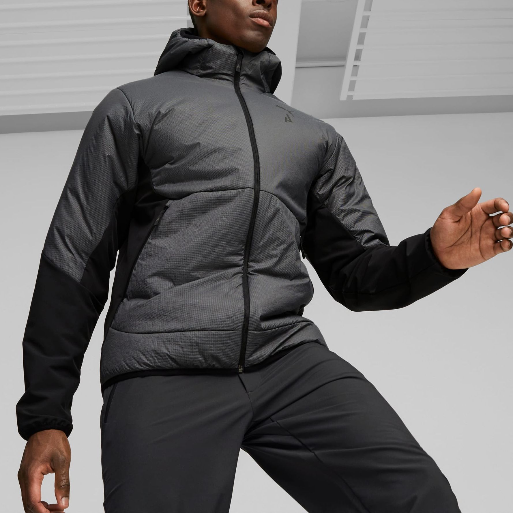 Purchase Chaqueta Running PUMA Seasons Hybrid Primaloft Gris Negro Colorblock. 524110-01