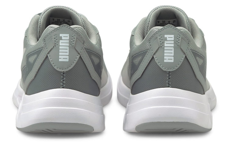 Shop PUMA Space Runner 低筒 跑步鞋 男女款 灰綠色