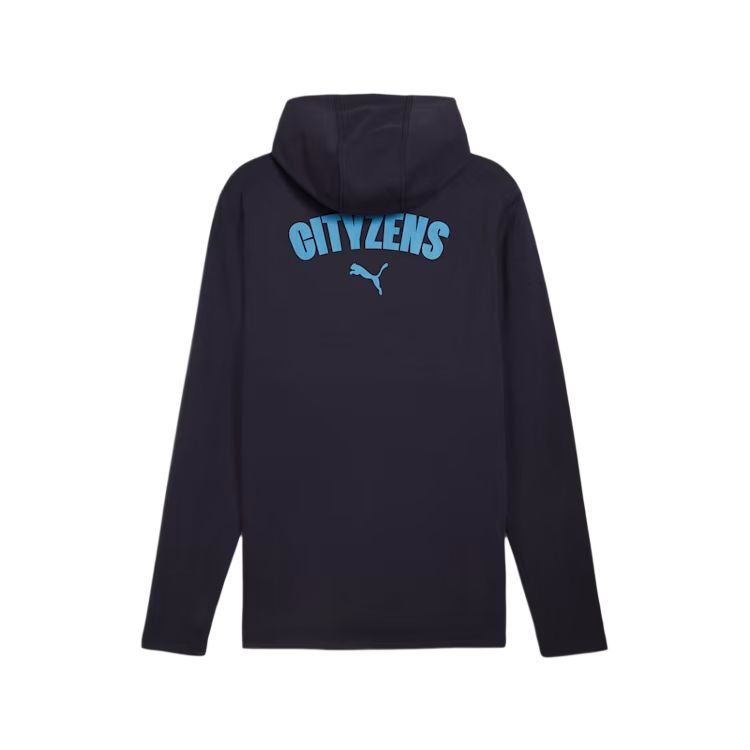 Lookbook Puma SS24 曼城休閒海軍藍標誌男士連帽外套 777565-32