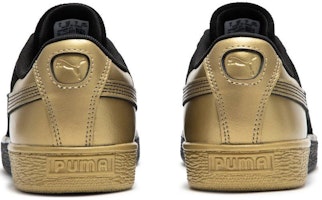 Puma Suede Dance Crew 'Hitam Emas Metalik' 398306-01 Shop Puma Suede Dance Crew 'Hitam Emas Metalik' 398306-01