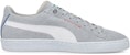Puma Suede 'Displaced - Harbor Mist' dalam warna Kelabu Harbor Mist. 382875-03