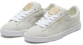 Lookbook Puma Suede Classic Metal Badge 'Putih Emas Pasukan' 370081-02