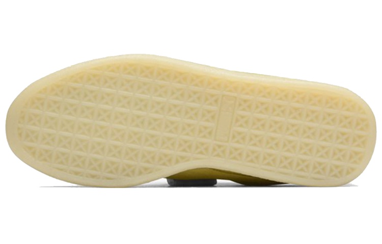 Shop プーマ スエード ハート リセット (Puma Suede Heart Reset) 363229-03