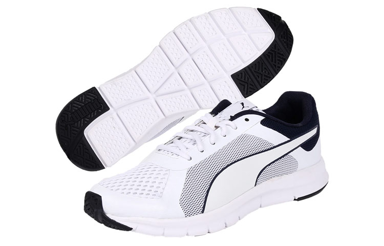 Shop 彪马 Trackracer IDP 白色运动鞋 368172-02