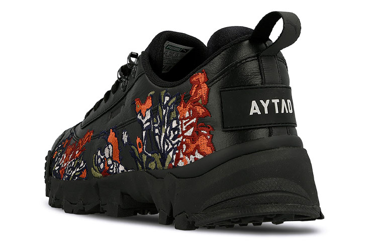 Shop Puma Trailfox Graphic 'Hitam Merah' 367096-01