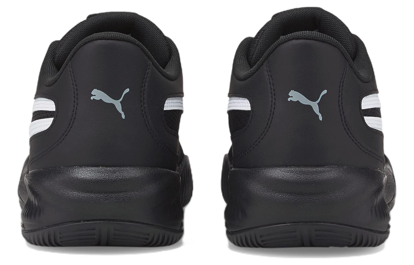 Shop Puma 三重低帮鞋 '黑白' 376640-04