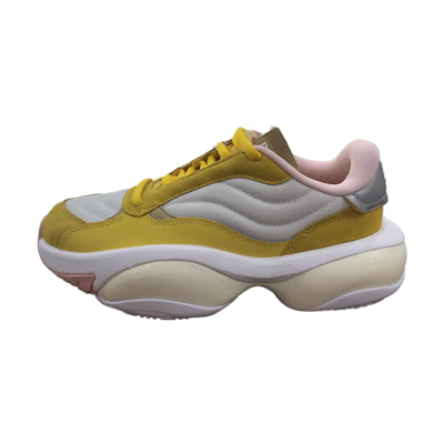 Puma Unisex Alteration Moon Boot Low-Top Casual Shoes Yellow
