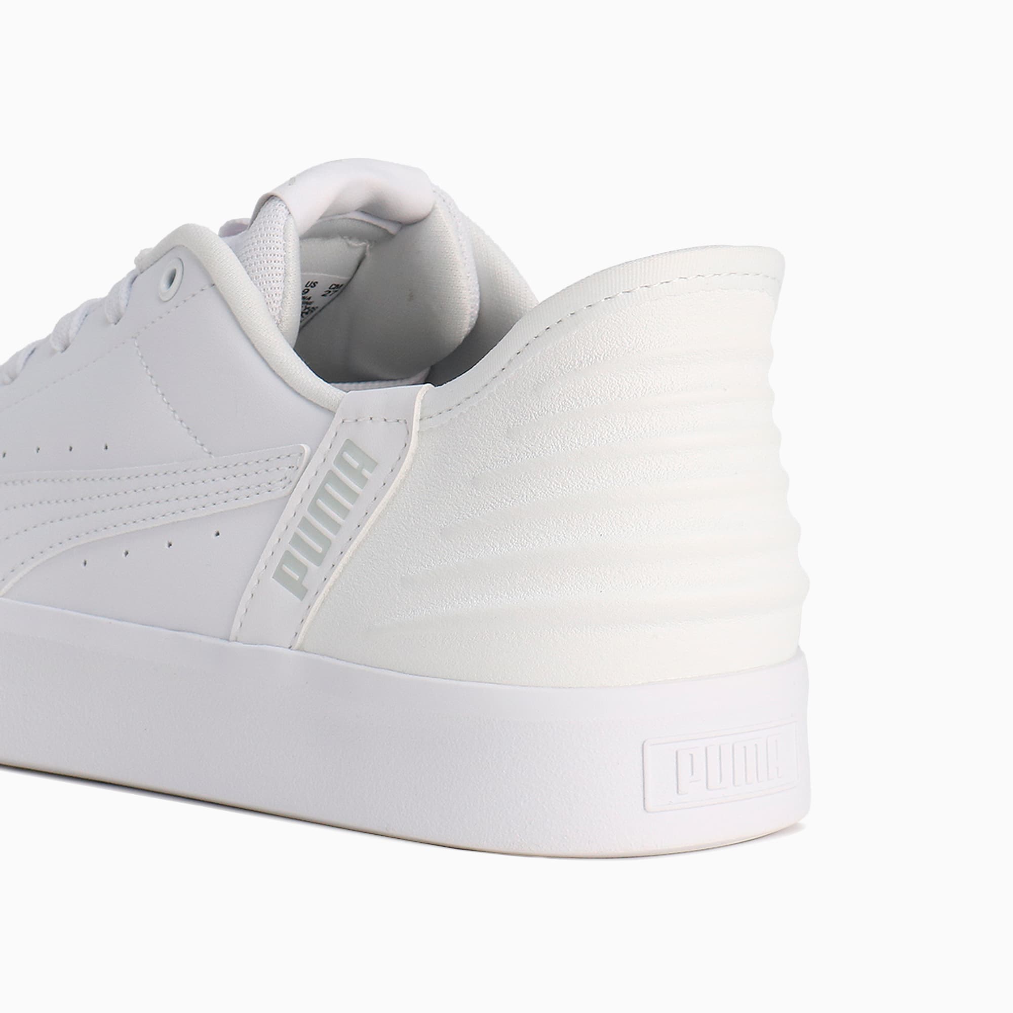 Lookbook Puma V Court Ease-In Sneaker Herren/Damen 402486-01