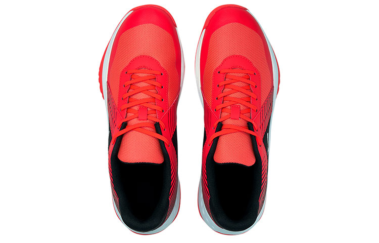 Lookbook PUMA Varion 耐磨輕便 低筒 跑步鞋 男女通款 紅黑白