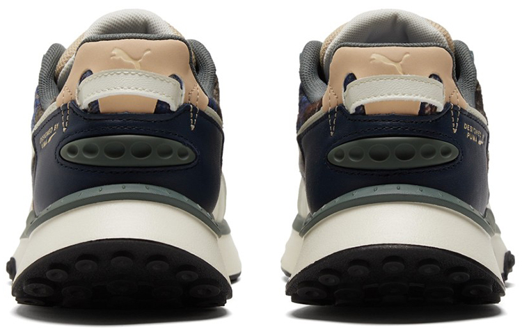 Details for Puma Wild Rider Flannel ''Blauw Crème Wit'' 384186-01