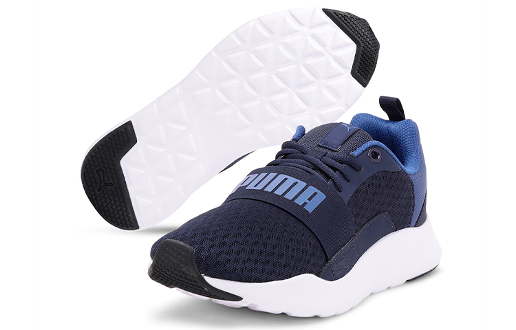 Lookbook 彪马 Wired Imeva 蓝色运动鞋 366970-09