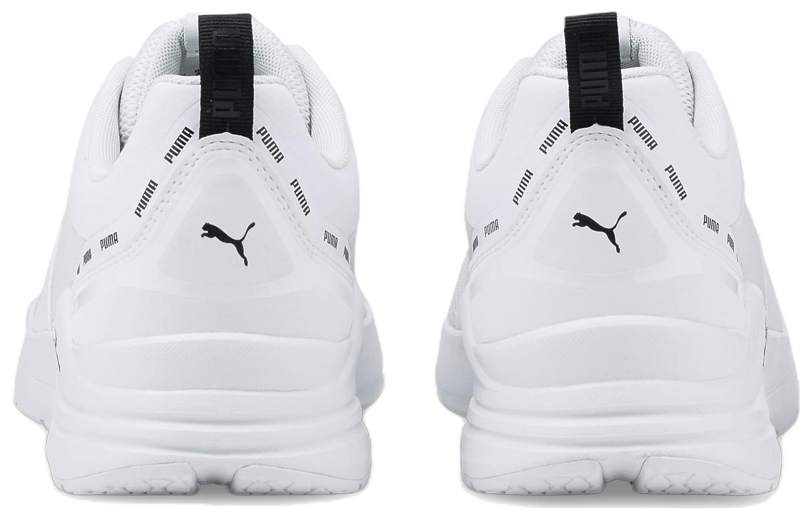 Shop Puma Wired Run Signature 低幫跑步鞋 白黑色