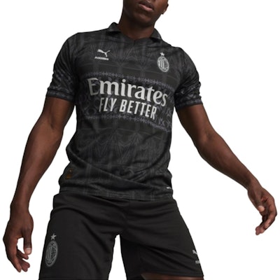 PUMA x AC Milan x PLEASURES 黑色印花男款短袖足球球衣 776064-01 Shop PUMA x AC Milan x PLEASURES 黑色印花男款短袖足球球衣 776064-01