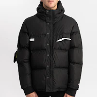 Shop PUMA x ADER ERROR 男女黑色連帽羽絨外套冬季版 595534-01