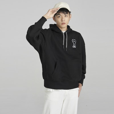 PUMA x AMI 黑色連帽衫 心型標誌聯名款 男女適用. 536231-01 Shop PUMA x AMI 黑色連帽衫 心型標誌聯名款 男女適用. 536231-01