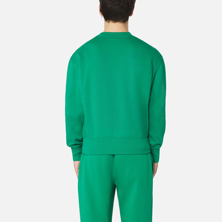 Shop PUMA x AMI Paris 綠色心形標誌圓領長袖上衣。 534111-96