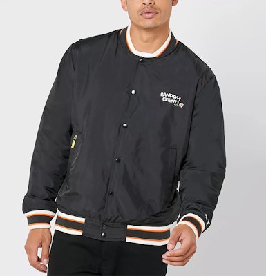 푸마 x 랜덤이벤트 유니섹스 우븐 트랙 자켓 블랙 596661-01 Shop 푸마 x 랜덤이벤트 유니섹스 우븐 트랙 자켓 블랙 596661-01