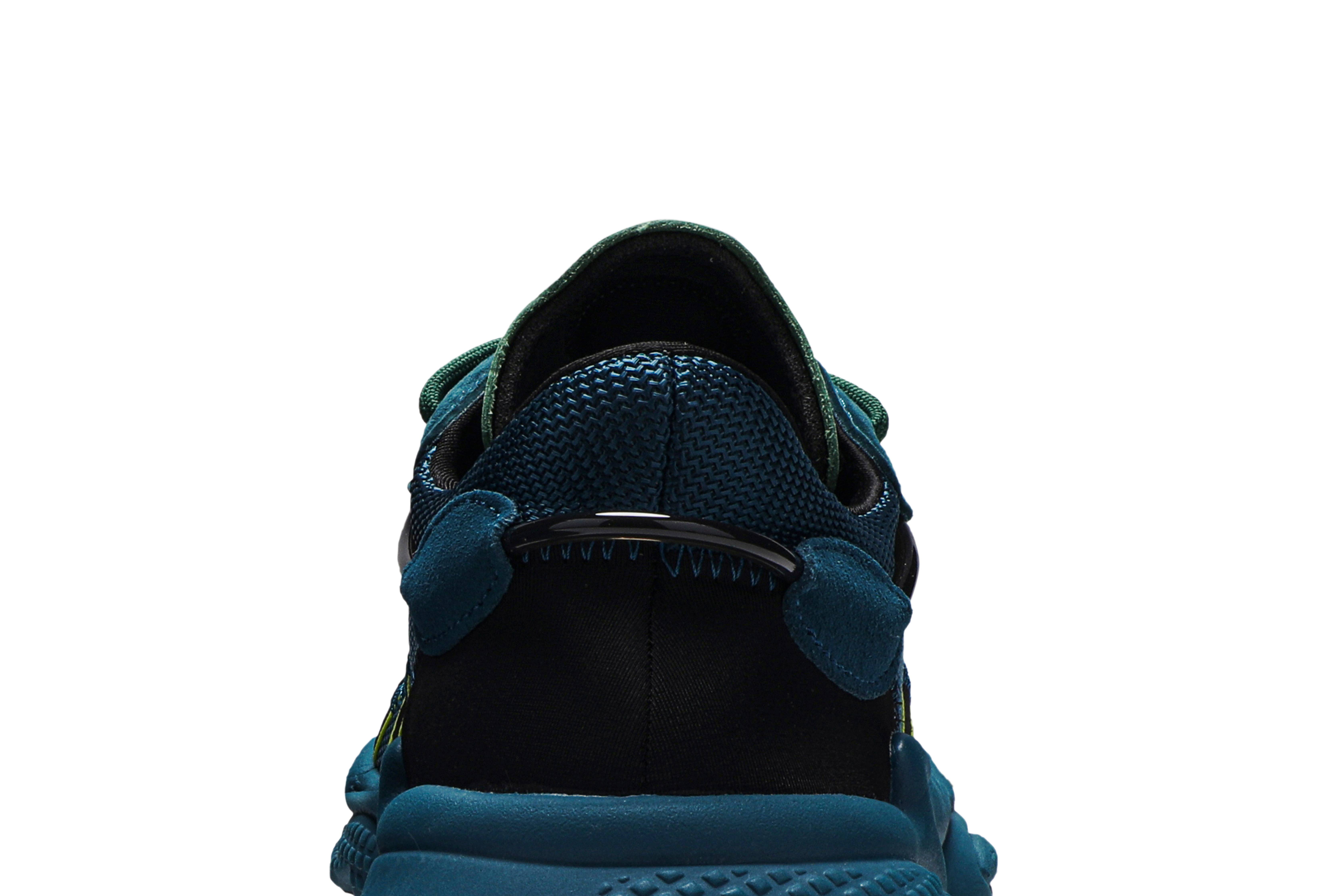 Sizing プシャT x アディダス Ozweego "テックミネラル" FV2480