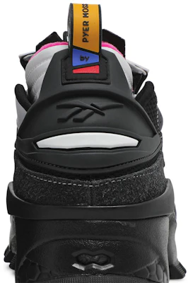 Pyer Moss x Reebok Experiment 4 Trail Fury ''Progetto Innocenza'' FX7544 Sizing Pyer Moss x Reebok Experiment 4 Trail Fury ''Progetto Innocenza'' FX7544