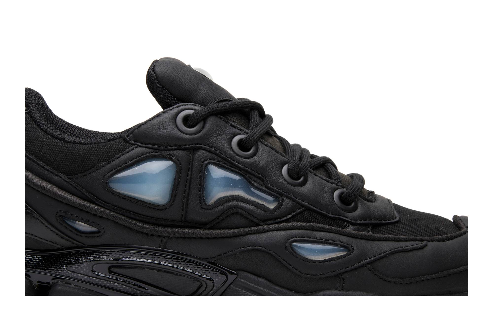 Raf ozweego black store