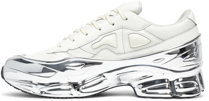 ラフ・シモンズ×adidas Ozweego ミラークリーム白 EE7945 Lookbook ラフ・シモンズ×adidas Ozweego ミラークリーム白 EE7945