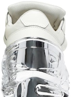 ラフ・シモンズ×adidas Ozweego ミラークリーム白 EE7945 Sizing ラフ・シモンズ×adidas Ozweego ミラークリーム白 EE7945