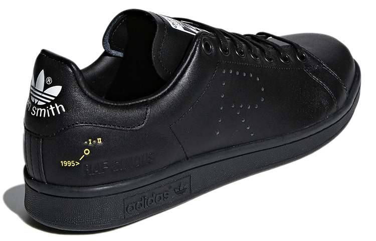 Shop 라프 시몬스 x 아디다스 스탠 스미스 '코어 블랙' F34257