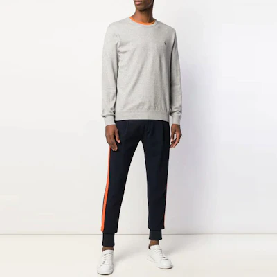 Ralph Lauren Kelabu Crewneck Sweatshirt dengan Sulaman Berbiku. 710684957-003 Lookbook Ralph Lauren Kelabu Crewneck Sweatshirt dengan Sulaman Berbiku. 710684957-003