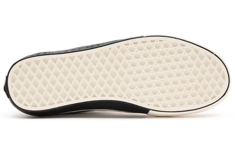 Shop ラスベート x Vans スケートボールド "マシュマロブラック" VN0A5JIK9CO