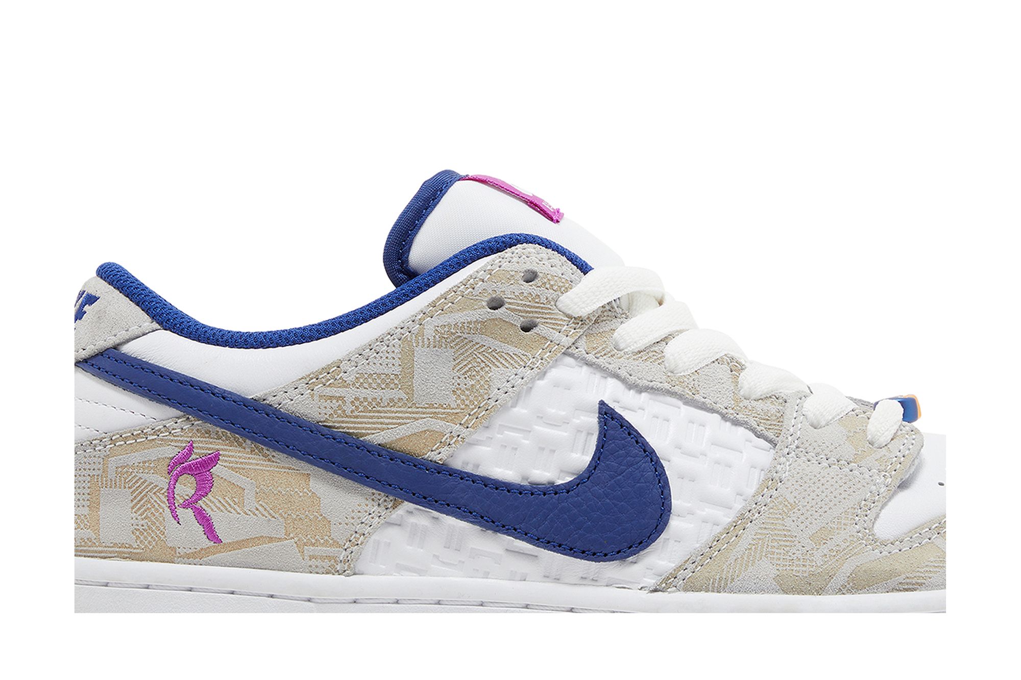 Shop Rayssa Leal x Nike Dunk Low SB 'Biru Royal Ungu Cerah' FZ5251-001