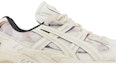 Order Re-Construction x ASICS Gel Kayano 5 'Birch' dalam warna Krim Elegan. 1021A411-200