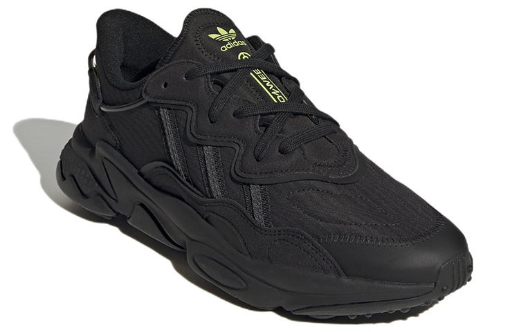 Lookbook 皇家馬德里 x adidas Ozweego '第三球衣' HP7802