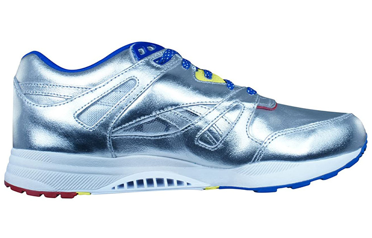 Order Reebok Affiliates Gundam Sneakers 'Perak Biru Merah' V70616