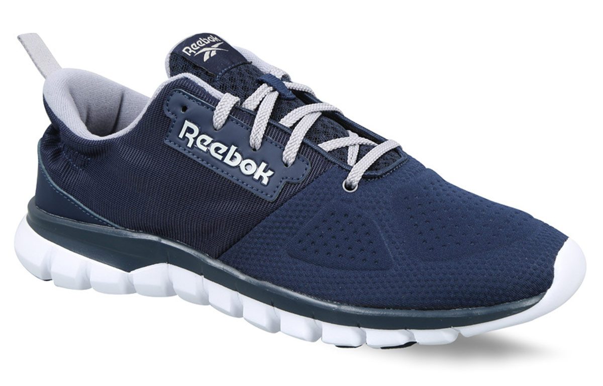Lookbook Reebok Aim Runner Blau/Weiß FV9934