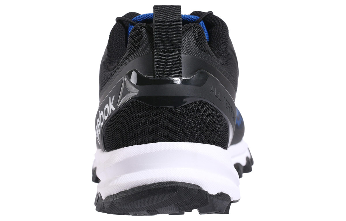 Shop Reebok 全地形極限 黑 跑步鞋