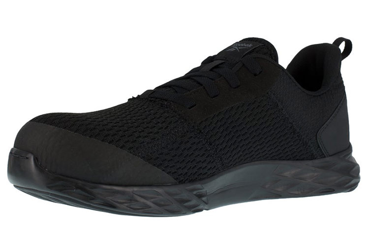 Lookbook Reebok Astroride Strike 'Sepatu Lari Low-Top Hitam' RB4672