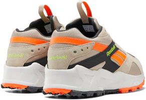 Shop Reebok Aztrek 93 Adventure Braun/Orange Herrenschuhe. EG6008