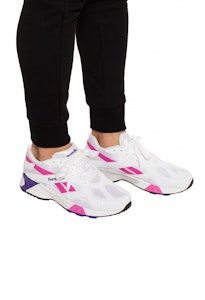 リーボック AZTREK OG 「コバルトローズ」 CN7841 Sizing リーボック AZTREK OG 「コバルトローズ」 CN7841