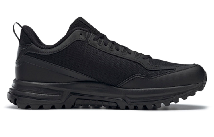 Order 锐步返璞归真黑色运动鞋 FW6720