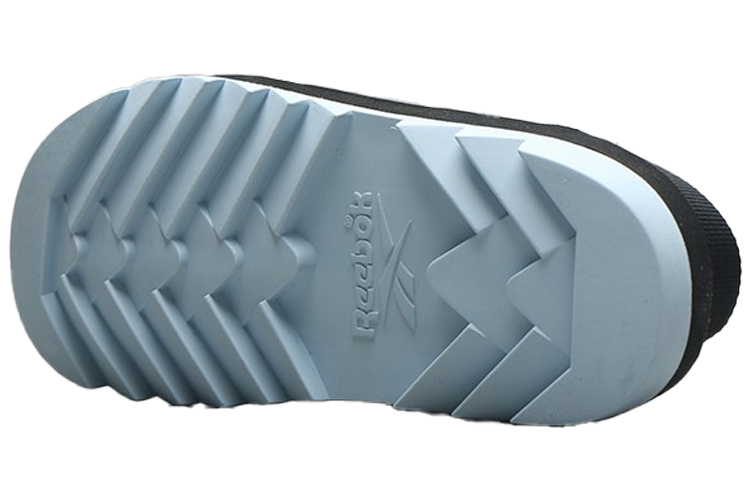 Shop Reebok Beatnik SYN 運動拖鞋 淺藍