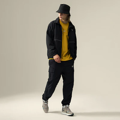 Reebok 黑色Logo印花男女長袖外套 – 經典時尚多功能 24FRM117UGH0 Details for Reebok 黑色Logo印花男女長袖外套 – 經典時尚多功能 24FRM117UGH0