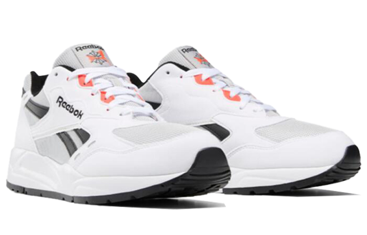 Lookbook Reebok Bolton Essential Bianco DV5640