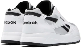 Shop Reebok Bolton Essential 白色 -> Reebok Bolton 不可或缺的白色