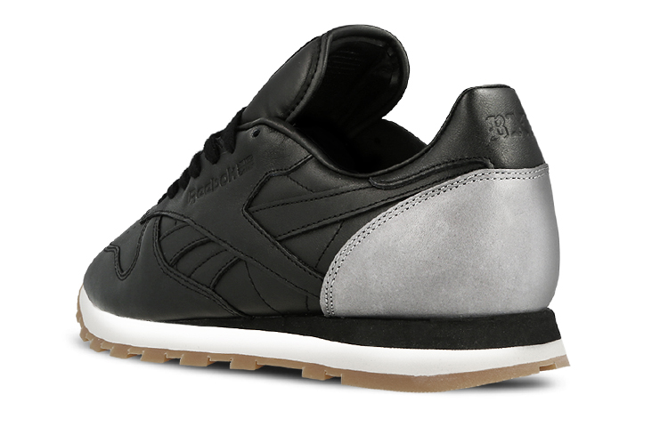 Shop BXR x Reebok 經典皮革 耐磨 低筒 跑步鞋 男款 黑色