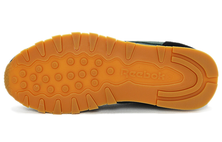 Shop 리복 CL 레더 '편안함과 내구성' (Reebok CL Leather 'Comfort & Durability') BS9746