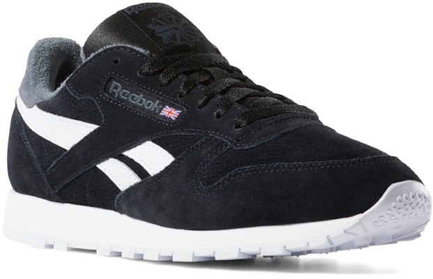 Reebok Classic Leather 'Hitam' CN7107 Lookbook Reebok Classic Leather 'Hitam' CN7107