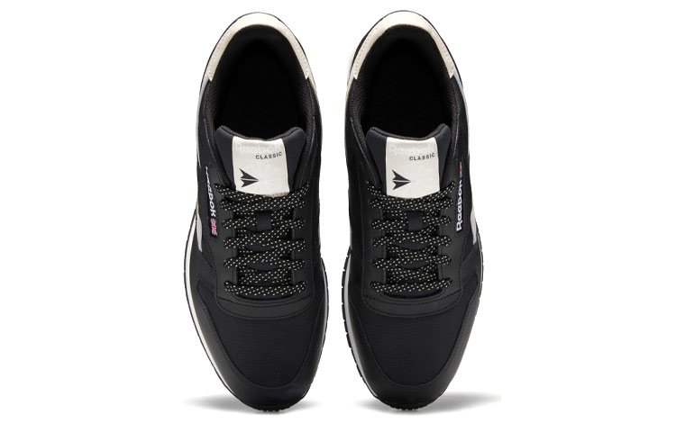 Shop 锐步经典皮革'黑色低帮' H67950