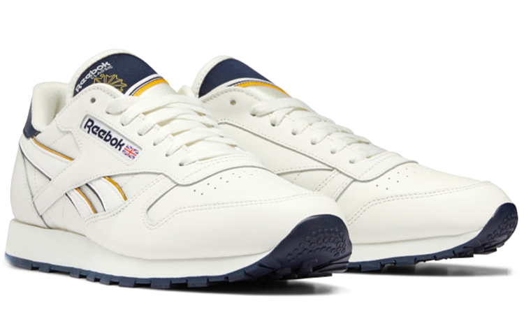 Lookbook Reebok Classic Leather ''Chalk Vector Navy Oro'' GZ7338